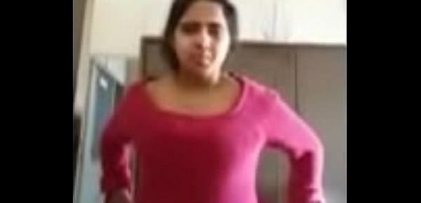  Desi house wife nude selfie video